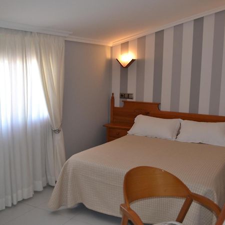 Hotel Piramide Portonovo Værelse billede