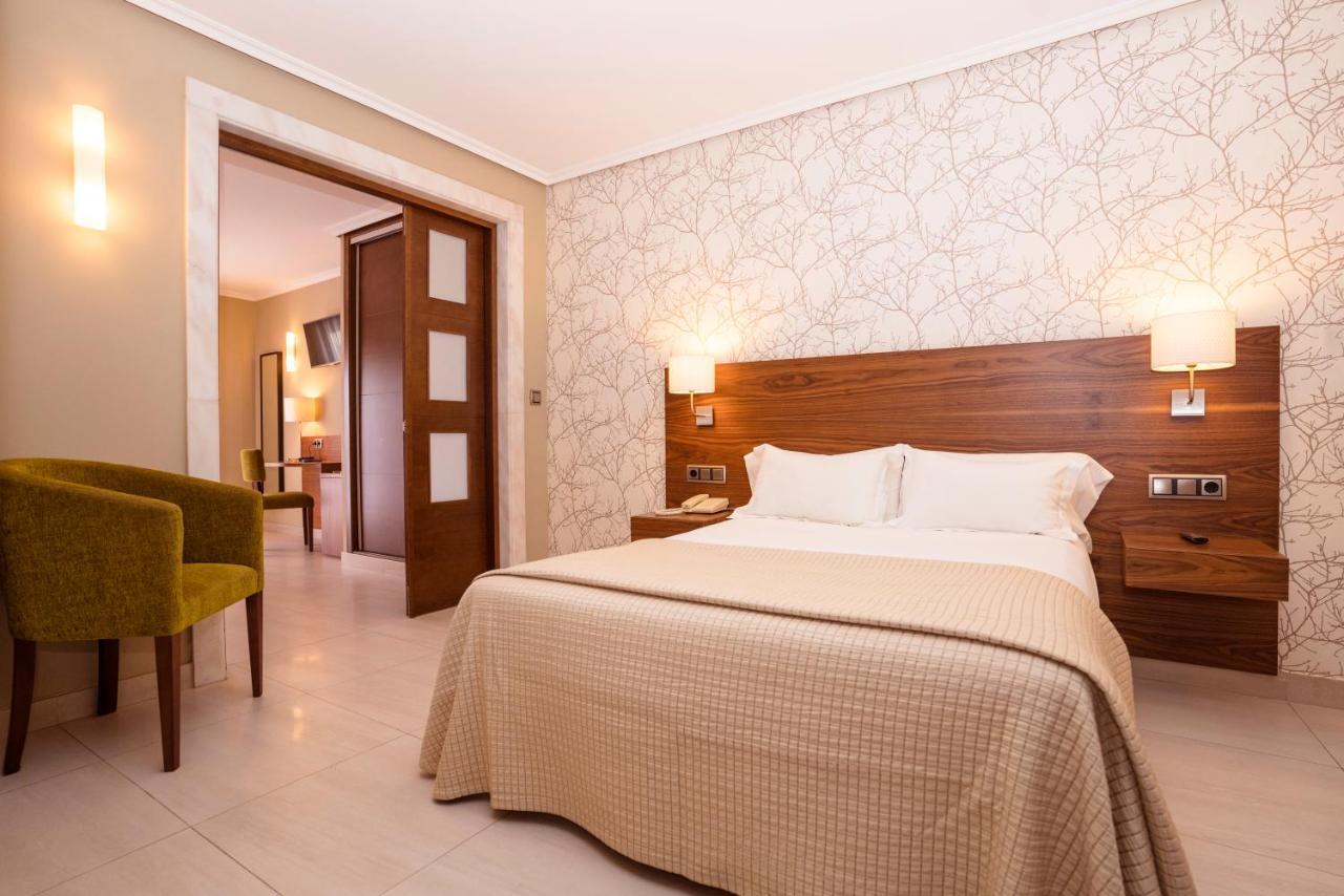 Hotel Piramide Portonovo Eksteriør billede