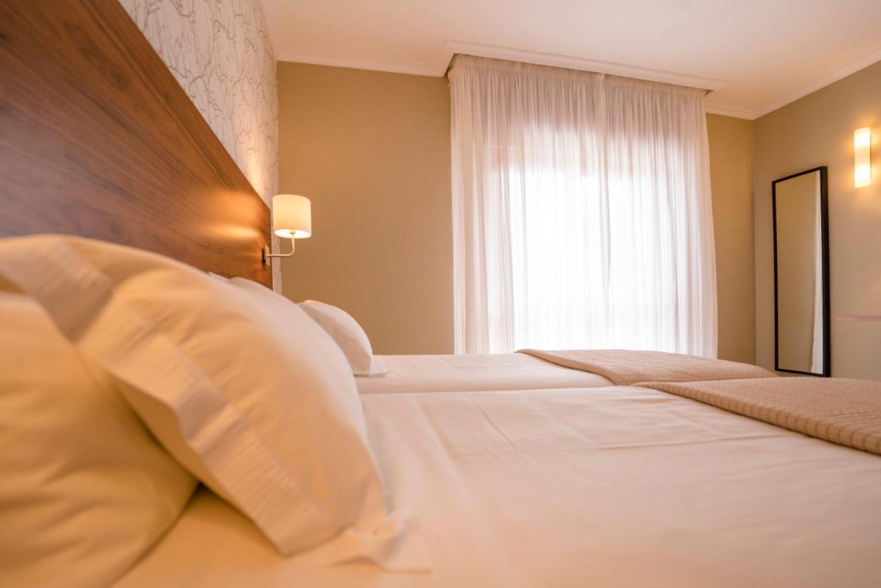 Hotel Piramide Portonovo Eksteriør billede