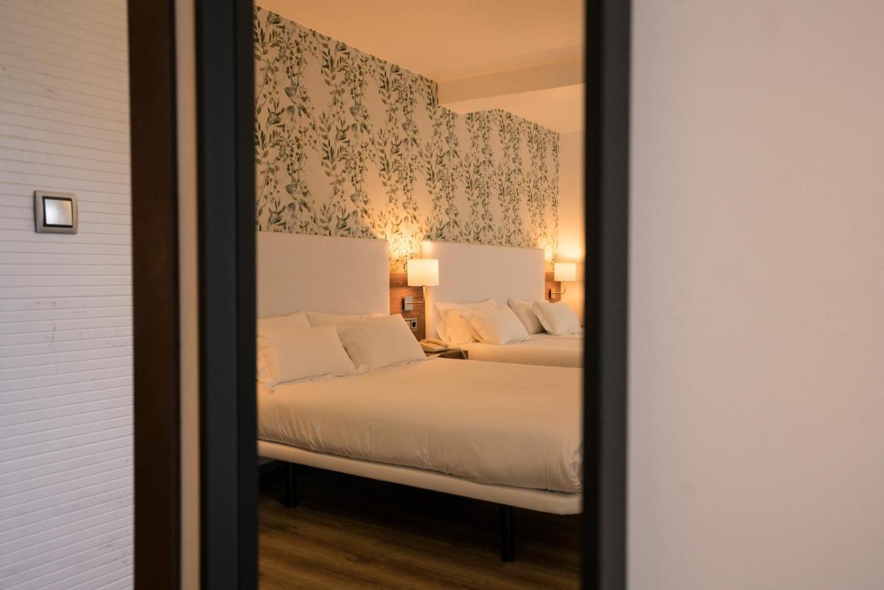 Hotel Piramide Portonovo Eksteriør billede