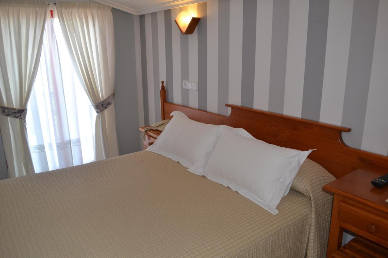 Hotel Piramide Portonovo Værelse billede