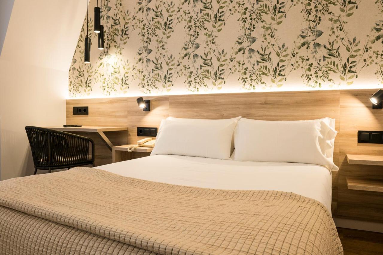 Hotel Piramide Portonovo Eksteriør billede