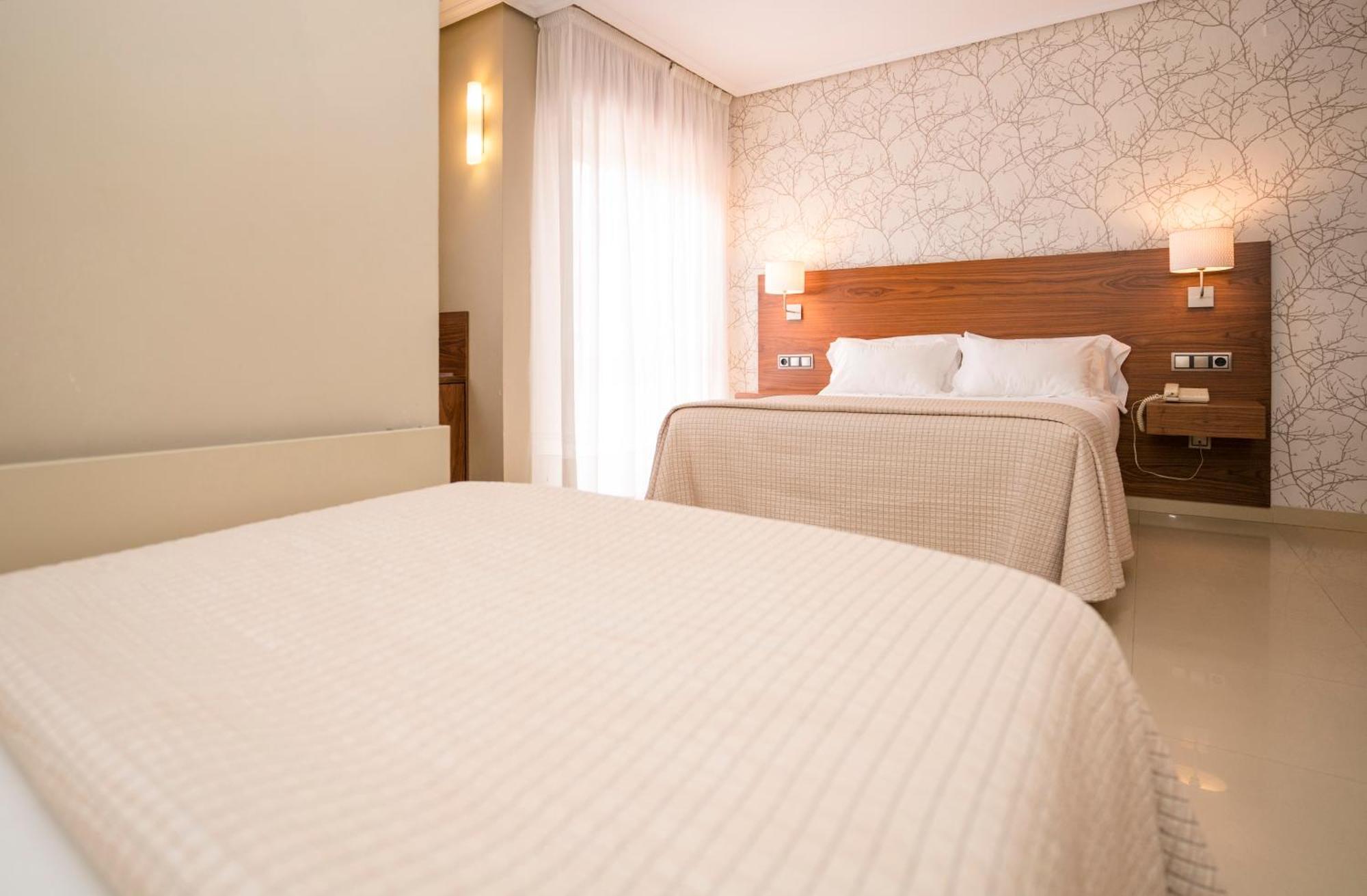 Hotel Piramide Portonovo Værelse billede